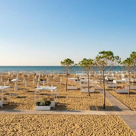 Flat With Balcony Near The Shores-bibione 아파트 *